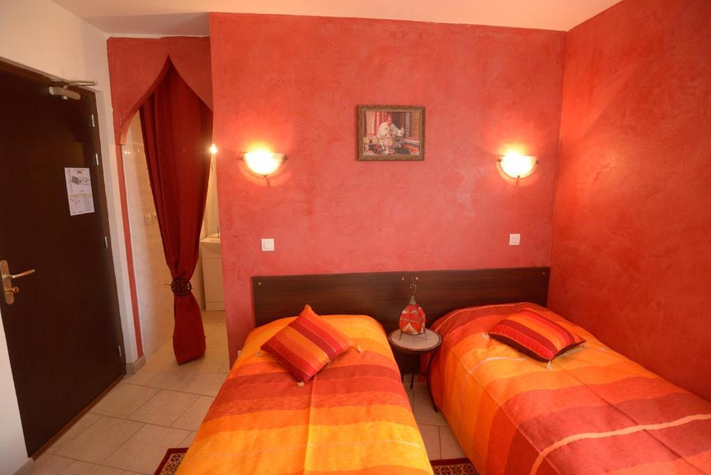 Hotel L'Acilya Roussillon  Zimmer foto