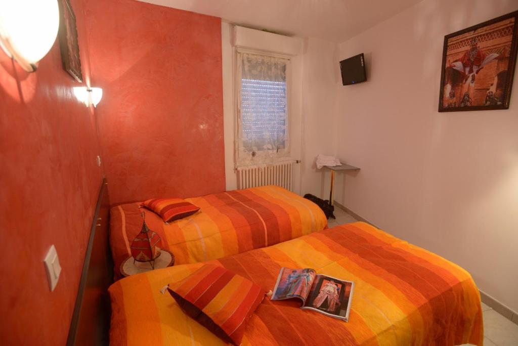 Hotel L'Acilya Roussillon  Zimmer foto